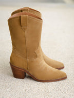 Faith Muscade - Santiag western cowboy boots in camel suede