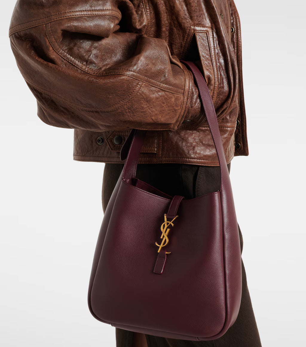 LE 5 À 7 supple small IN GRAINED LEATHER